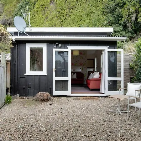 Tiny Home Big Vibes In Central Napier Exterior photo